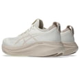 thumbnail image 4 of Zapatillas para correr ASICS Gel-Nimbus 27 para mujer, color crema/mineral, talla 12.5 (EE.UU.), 4 of 9
