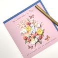 thumbnail image 2 of Tarjeta de cumpleaños Old English Co. Flor rosa Special Mom, 2 of 6