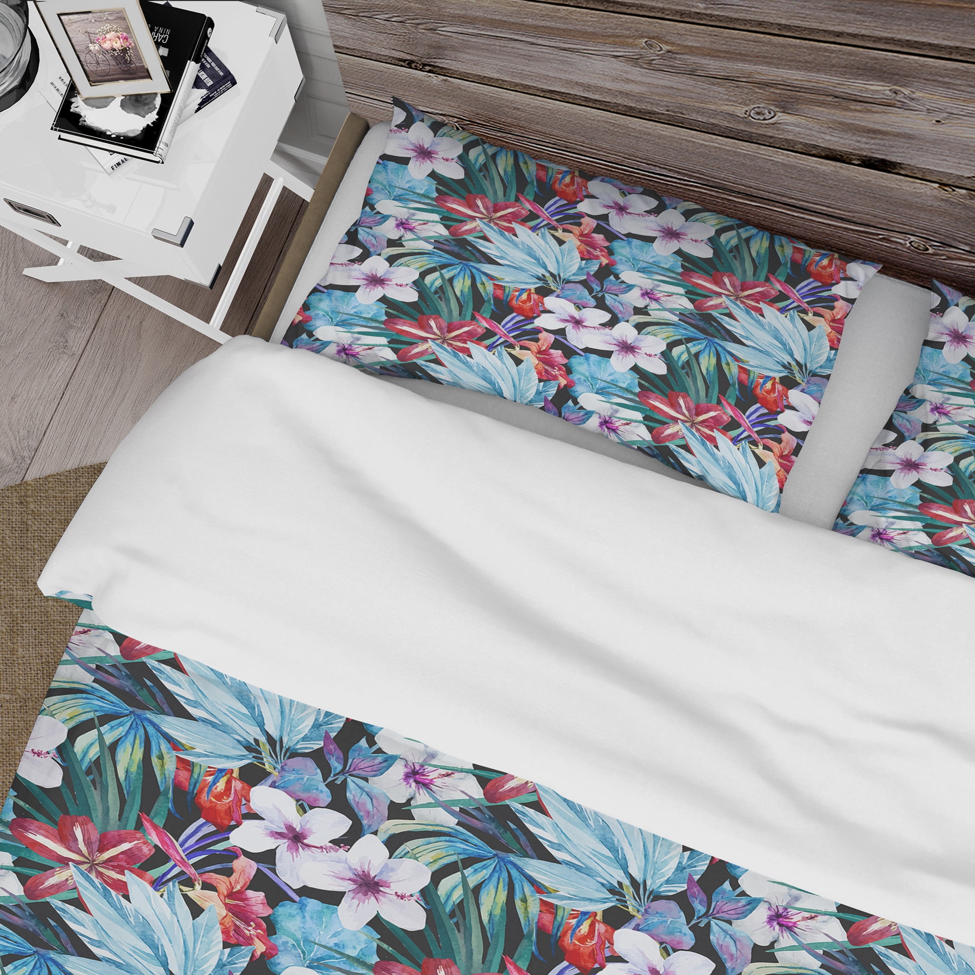 Designart 'Blossoming Lilies and Hibiscus' Floral Duvet Cover Set