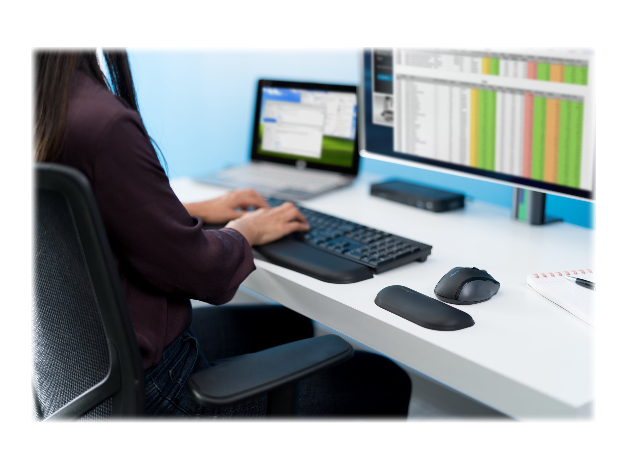 Kensington K52799WW ErgoSoft Wrist Rest for Standard Keyboards