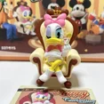 thumbnail image 4 of Caja sorpresa genuina de la serie Happy Gathering de Disney Friends, linda figura de anime de Mickey Mouse y Daisy, modelo de colección, juguetes de decoración, regalo, 4 of 5
