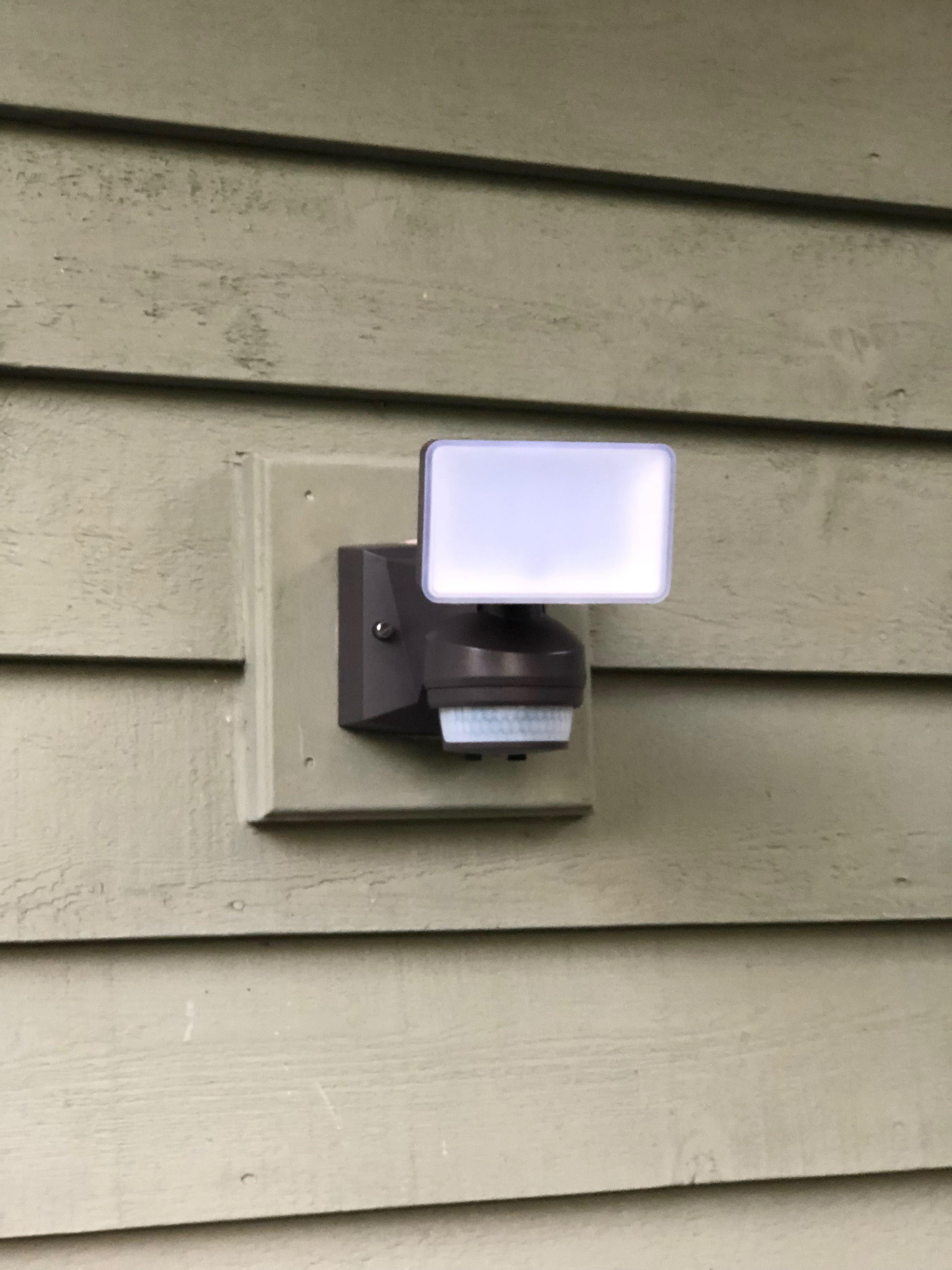 IQ America LM1801BZ Motion Security Floodlight 1600 Lumen 180 deg 70ft detection Wall Eave Mount BZ