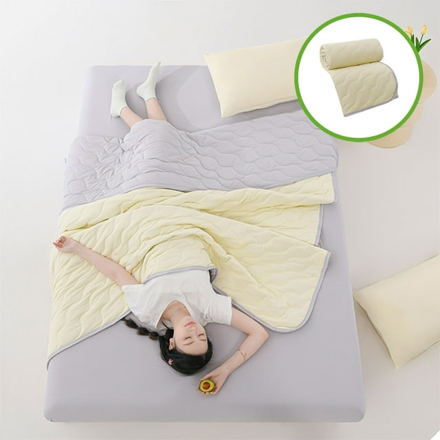 Ultra-Lightweight Cooling Blanket, Green Ice Silk Summer Quilt, Breathable Polyester Air Conditioner Blanket, Temperature Regulating, Moisture-Wicking, Perfect for Hot Sleepers, Washable