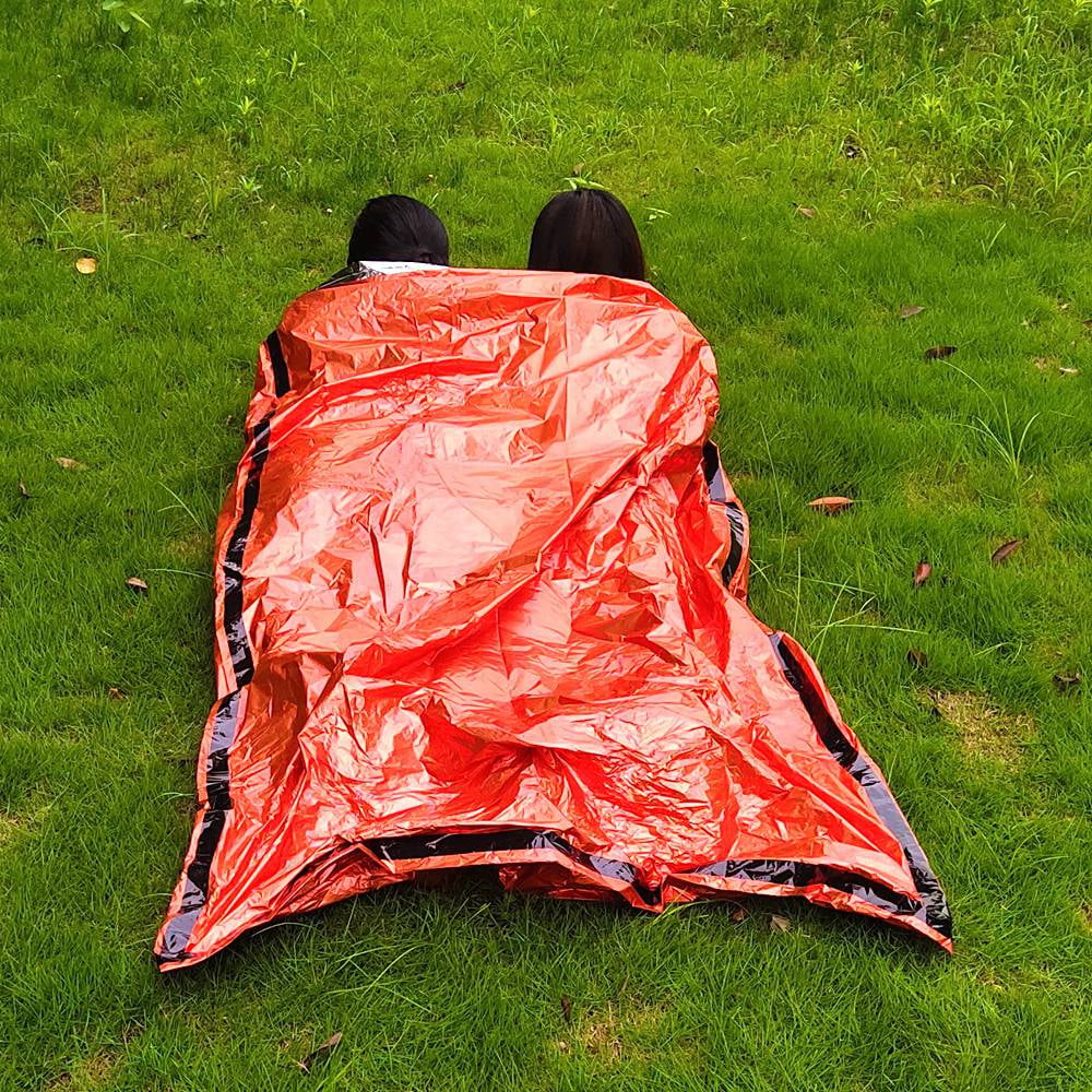 Sac de Couchage d'Urgence 2 Personnes Sacs de Couchage de Survie Sac Bivouac Thermique Couverture d'Urgence pour Camping Randonnée Sac de Couchage d'Urgence 2 Personnes Sacs de Couchage de Survie Sac Bivouac Thermique Couverture d'Urgence pour Camping Randonnée