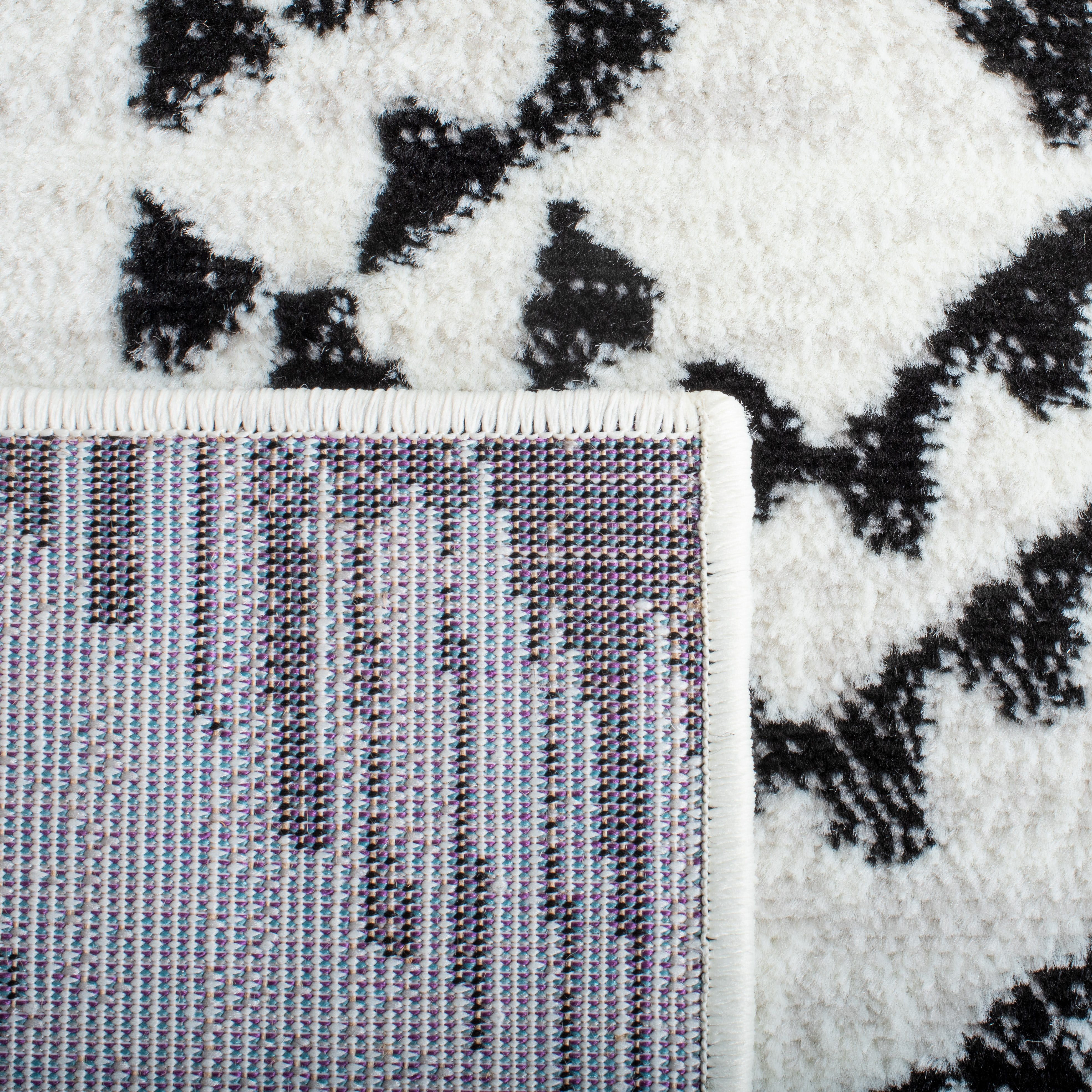 SAFAVIEH Skyler Kandace Oriental Area Rug, Ivory/Black, 4' x 6'