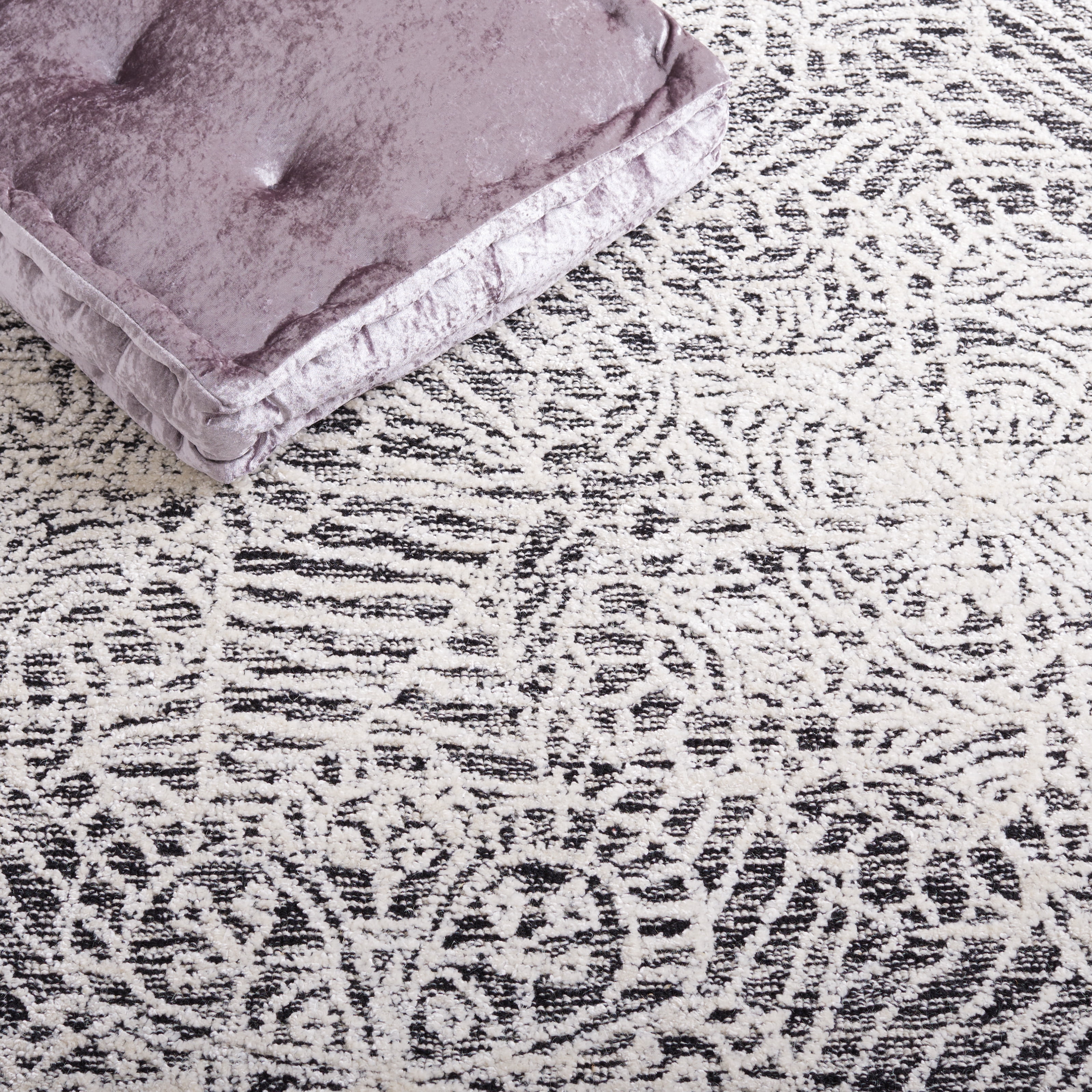 SAFAVIEH Precious Dylan Abstract Runner Rug, Black/Ivory, 2'3" x 8'