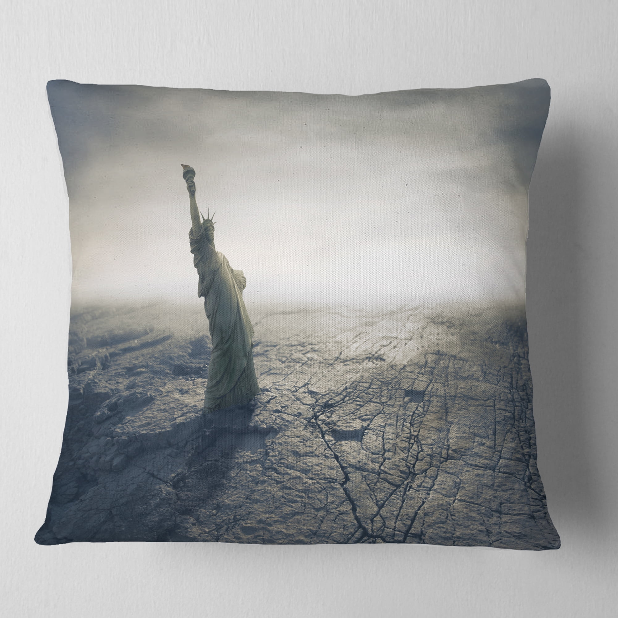 Designart Statue of Liberty in Dried Field - Landscape Photography Throw Pillow - 16x16