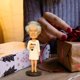 thumbnail image 5 of Estatua de la reina Isabel, recuerdo del jubileo de platino de la reina Isabel, decoración de mesa del 70 cumpleaños de Su Majestad la Reina, estatua de resina oscilante, 5 of 5