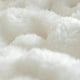 thumbnail image 4 of Fiudx Manta Suave de Plumón Sintético, Transpirable y Absorbente, Versátil para Sofá y Cama, Acogedora y Lujosa, Ideal para Descansar, Color Blanco, 100 X 150 Cm., 4 of 6