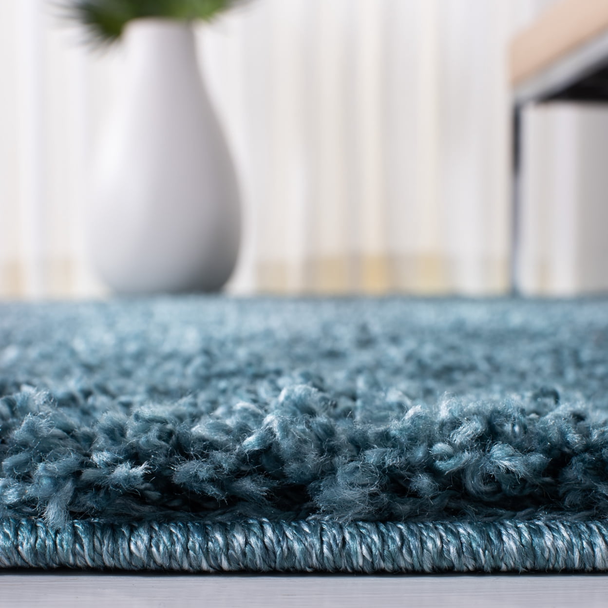SAFAVIEH Venus Elijah Solid Plush Shag Area Rug, Blue, 6'7" x 6'7" Round