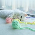 thumbnail image 2 of Juguetes divertidos para gatos MADDEN, bolas de hilo de colores con sonido de campana, juguete interactivo para masticar para gatitos, pelota de peluche, suministros para gatos, 2 of 5