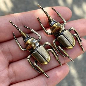 2pcs Brass beetle insect figurine happy new year gift Simulated Beetle Model Realistic Copper Beetle Figures Fairy Garden Metal Stag Beetle