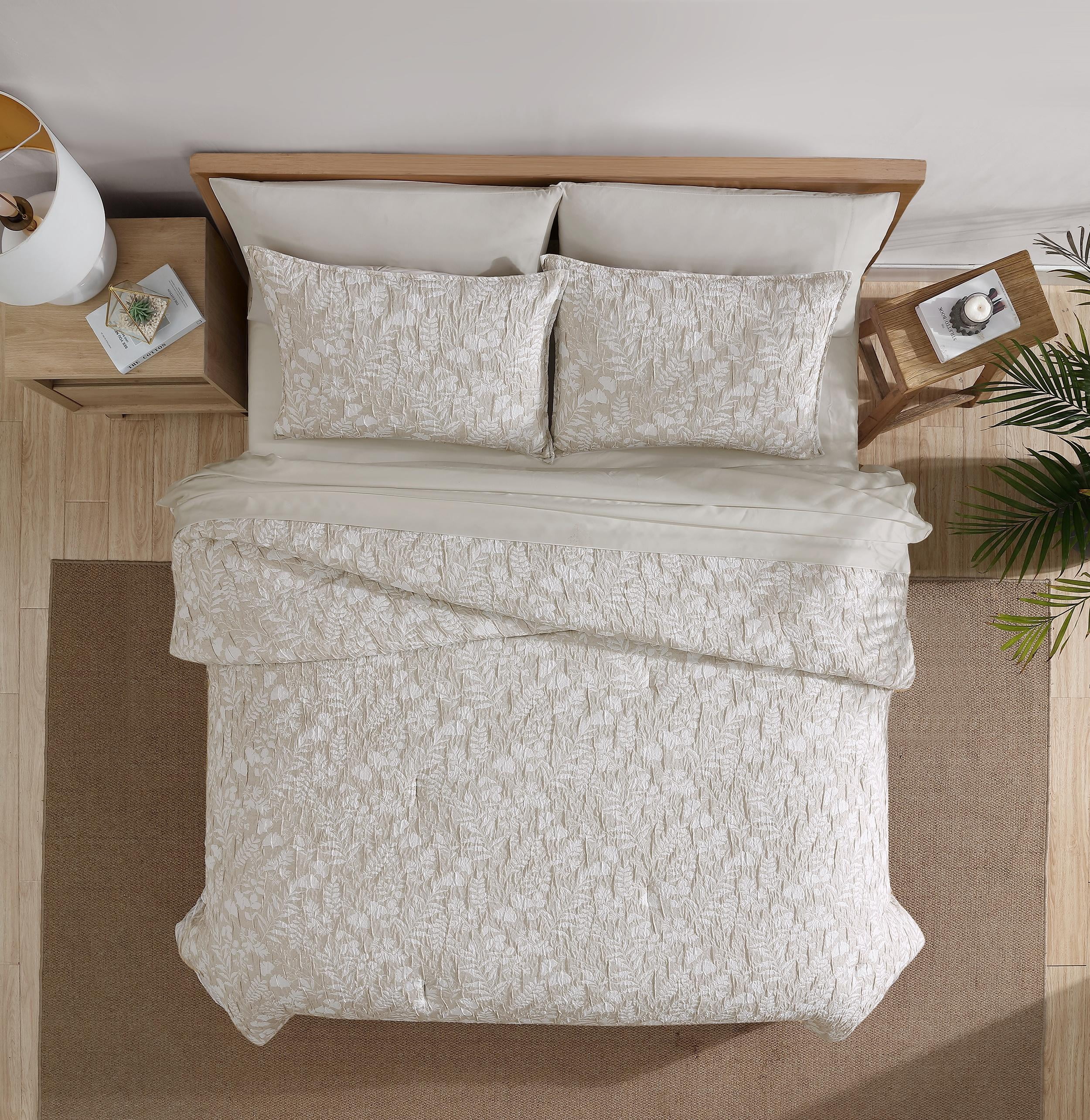 Turning Leaf Neutral 3-Piece Woven Matelasse Crinkle Jacquard Comforter Set - King