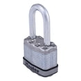 thumbnail image 3 of Master Lock 311TRI Candado de acero laminado con llaves iguales, paquete de 3, negro, 3 of 5