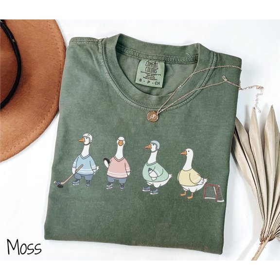 Cartoon Hockey Goose Team Graphic Shirt Ice Rink Ducks Player Illustration Vintage Sports Comfort Colors Unisex Cotton T-Shirt, Sizes S-3XL