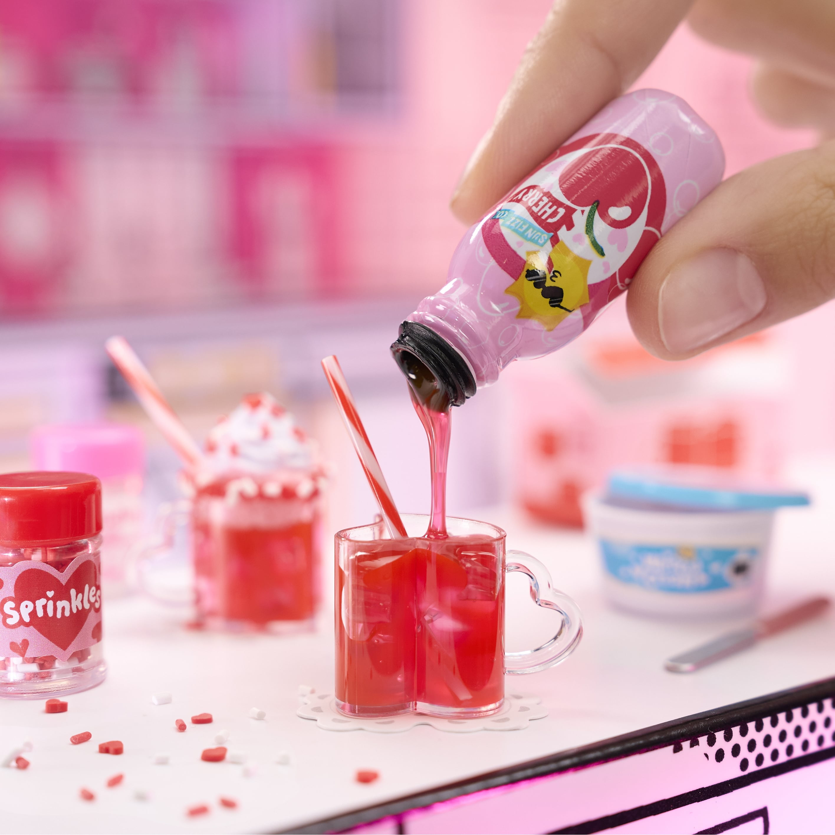 MGAs Miniverse  Make It Mini Valentines Series 2  (图3) MGAs Miniverse  Make It Mini Valentines Series 2  (图3)