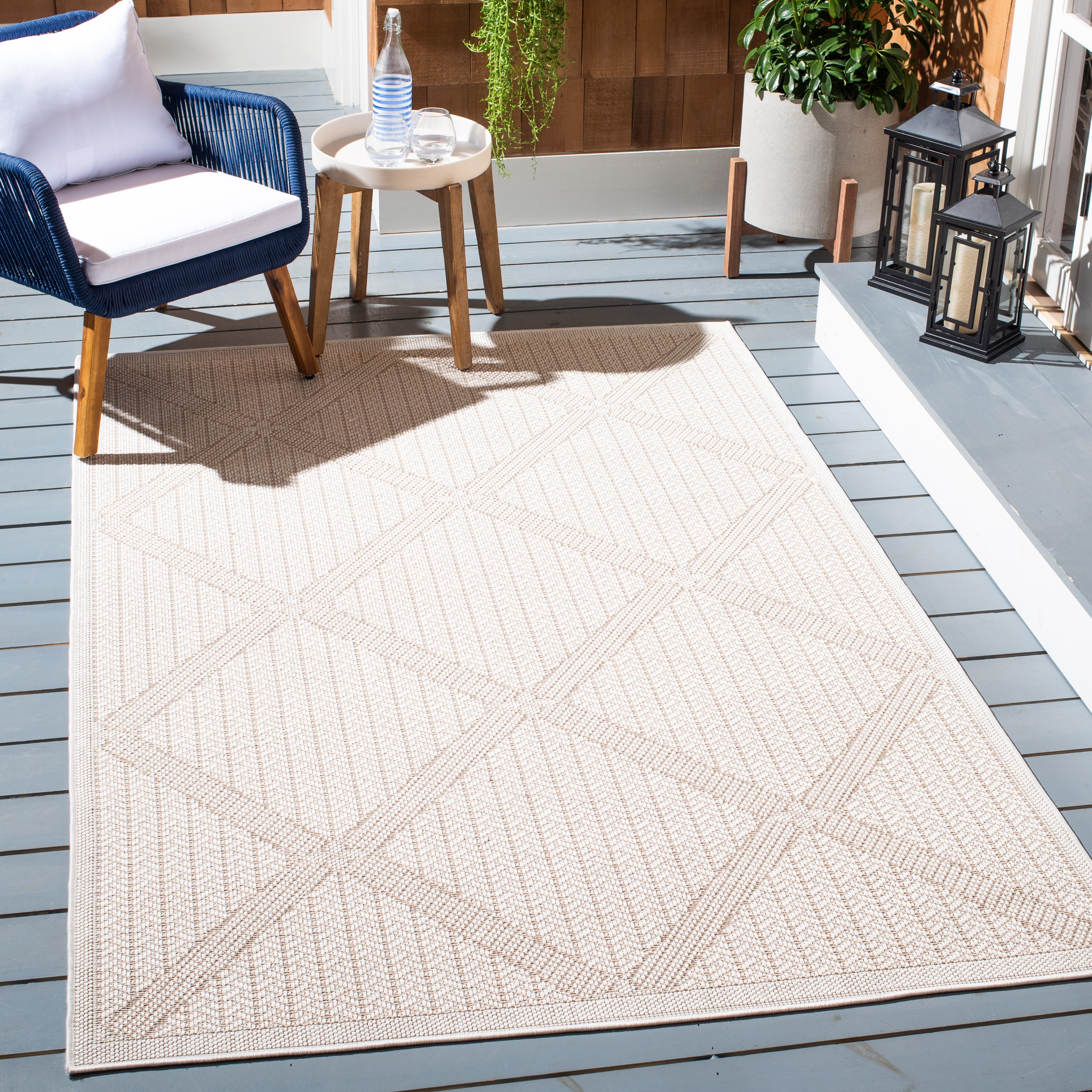 SAFAVIEH Machine Washable Rug Indoor/Outdoor Bermuda Collection - Bermuda Carleen Geometric Indoor/Outdoor Area Rug, Cream/Beige, 5'3" x 7'6"