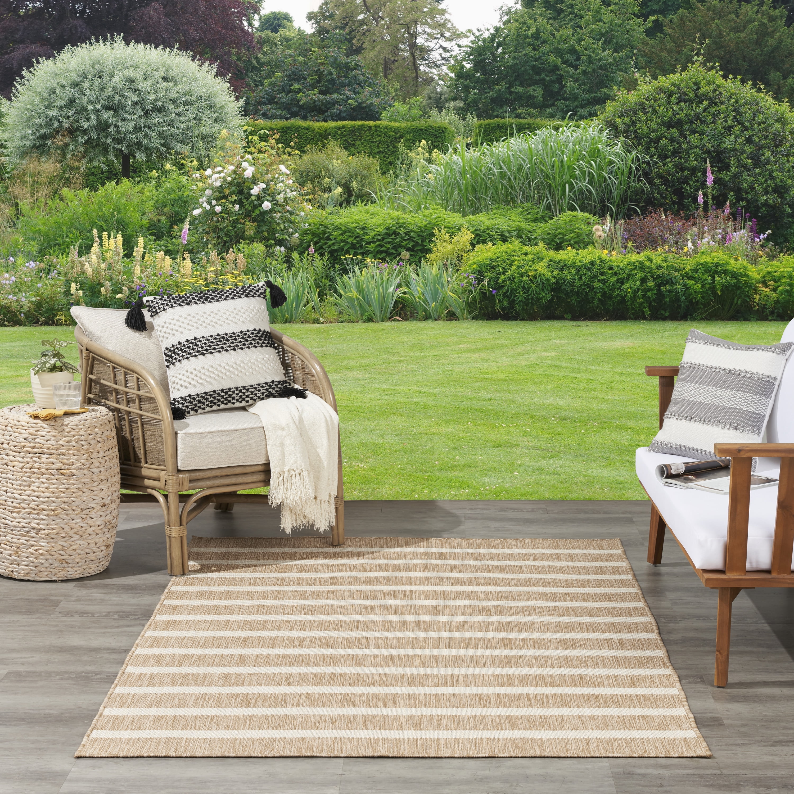 Nourison Positano Indoor/Outdoor Beige Ivory 8' x 10' Area Rug (8x10)