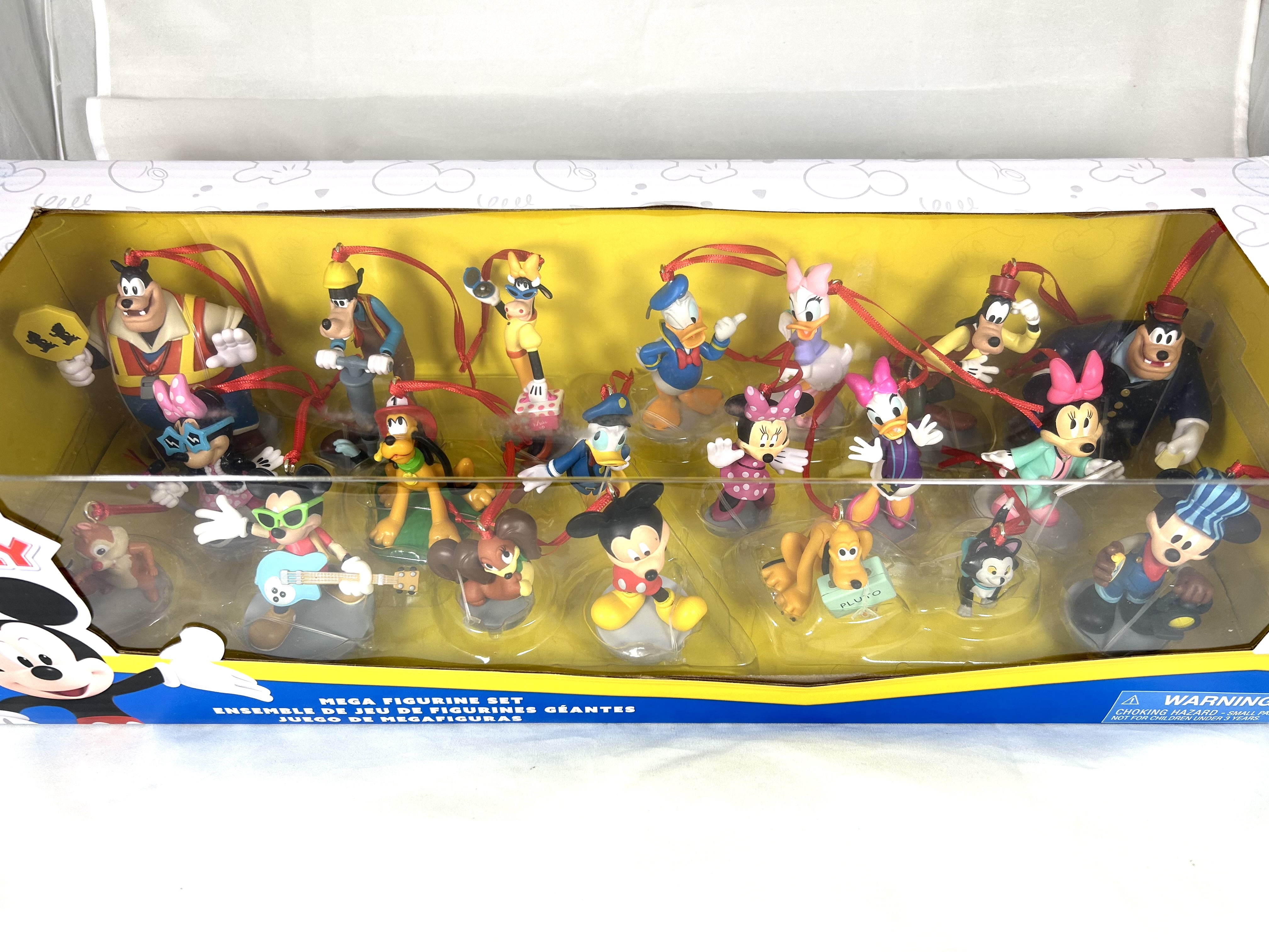 Mickey mouse and friends mega figurine set 2025