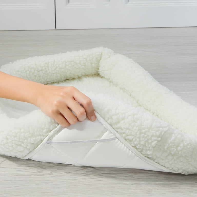 MidWest Quiet Time Fleece Bolster Bed, Fits 22-Inch Crate photo 4