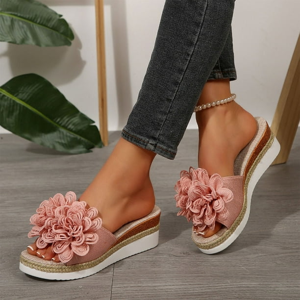 Sandales Compensées Pour Femmes Avec Fleurs Décoratives. Ces Sandales
