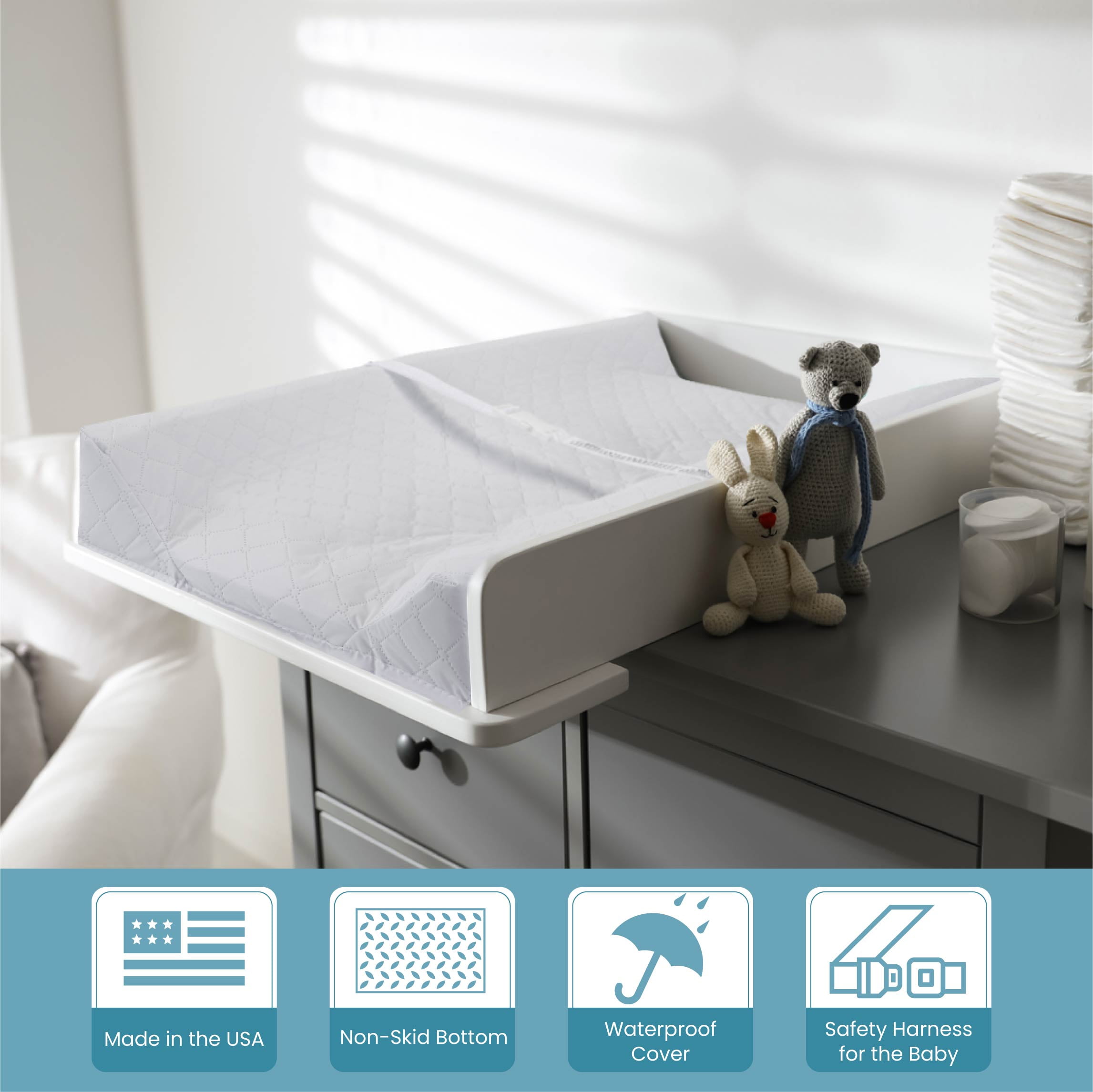 L A Baby 3401-30 L A Baby Contour Changing Pad- White Black