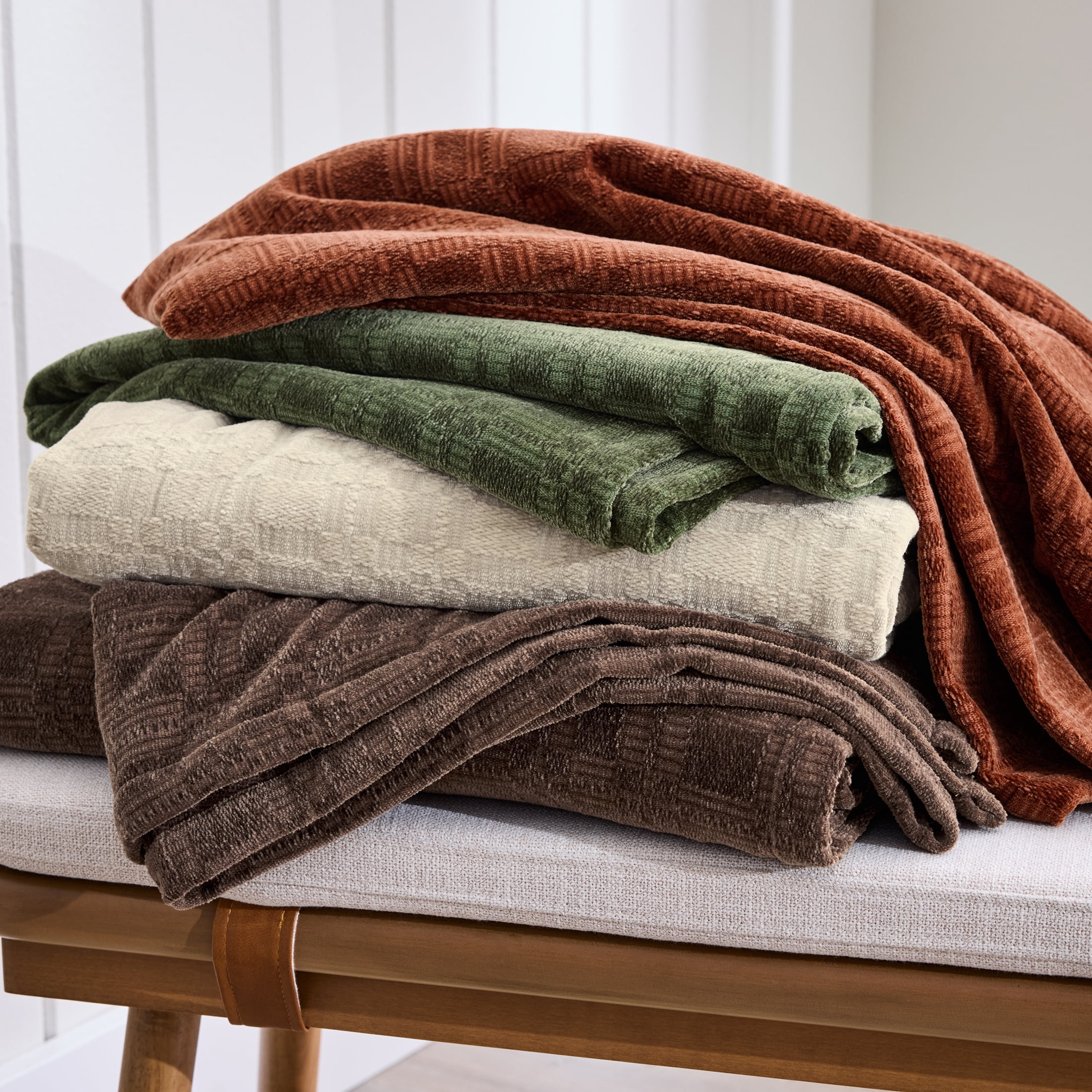Better Homes & Gardens Gingerbread Cookie Chenille Woven 50x72' Throw