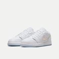 thumbnail image 1 of Nike Air Jordan 1 Retro Low - Zapatillas de baloncesto para hombre y mujer, clásicas, de cuero, cómodas, para deportes al aire libre, informales, para patineta, 1 of 5