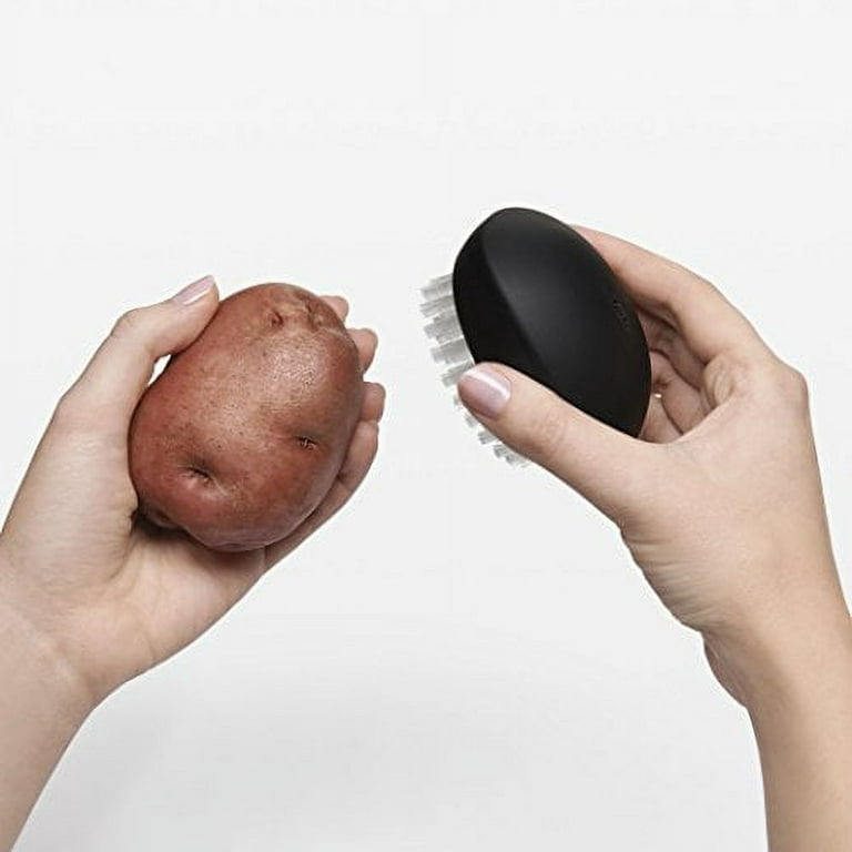  OXO Good Grips Vegetable Brush Black& Green, 1 EA: Potato  Scrubber: Home & Kitchen