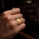 thumbnail image 4 of Anillo de boda King Will GLORY, oro de 18 quilates, carburo de tungsteno, 4 of 7