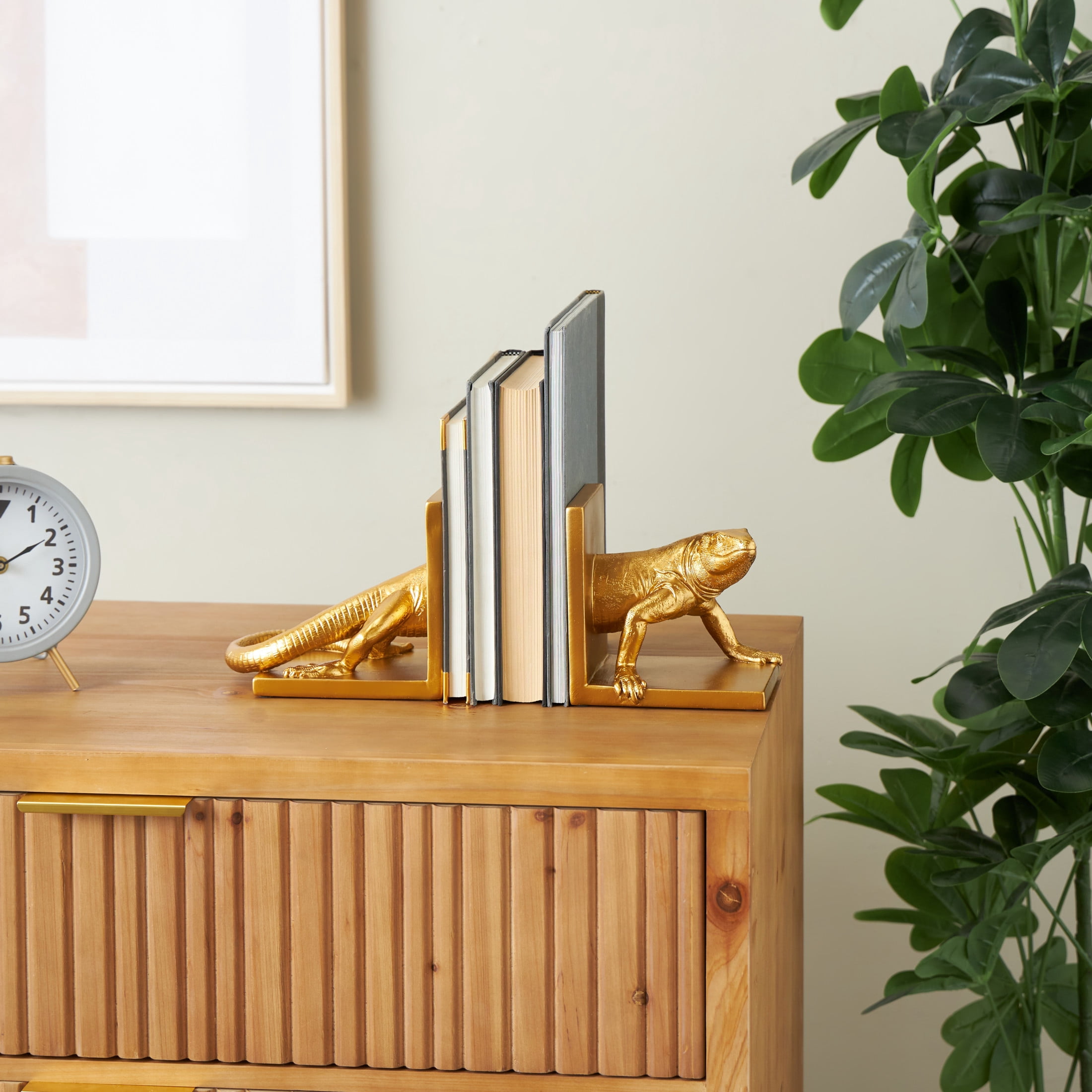 DecMode 7" Crawling Lizard Resin Bookends (Set of 2)