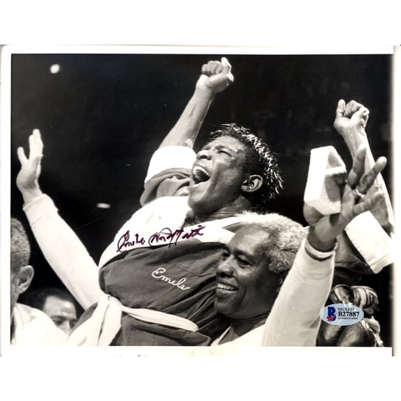 Emile Griffith Autographed 7x9 Photo Beckett BAS #B27887