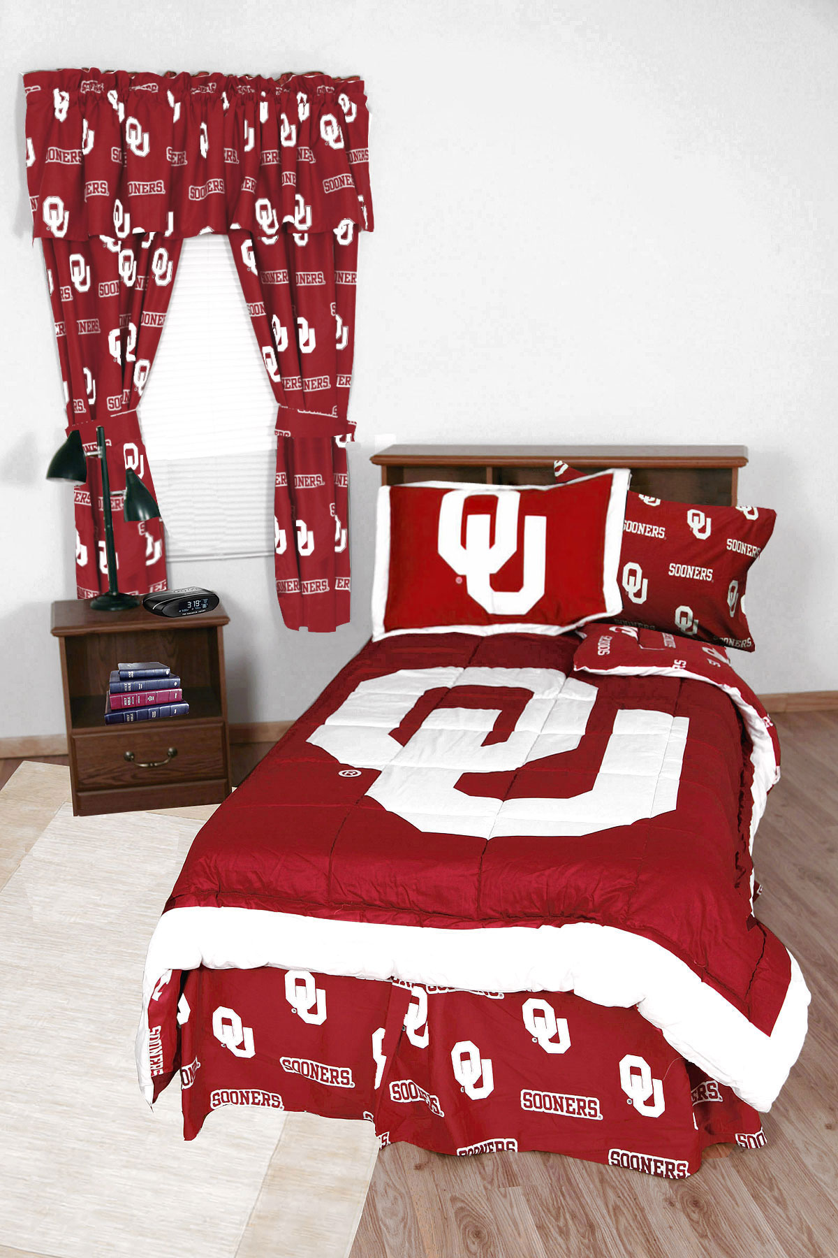 Oklahoma Sooners 3 Pc Reversible Cotton Comforter Set, 1 Comforter, 2 Shams, King