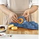 thumbnail image 5 of Yhmxh Utensilios de cocina Molde para 12 donas, pudín, pastel, bandeja antiadherente, horneado a alta temperatura, fácil de manejar en la cocina. Muebles para cocina Accesorios de cocina, 5 of 6