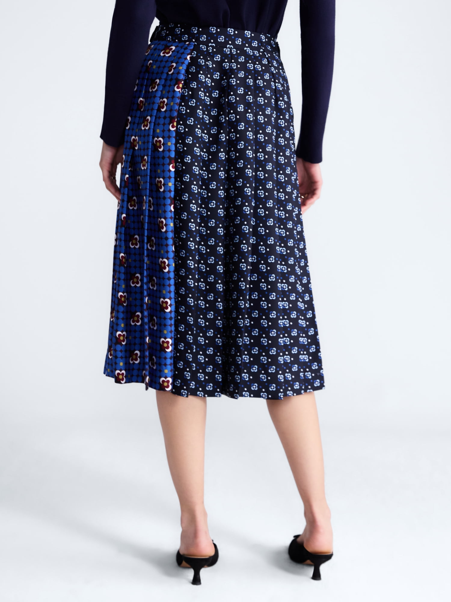 Free Assembly Women’s and Women’s Plus Pleated Tab Waist Midi Skirt, Sizes 0-28W