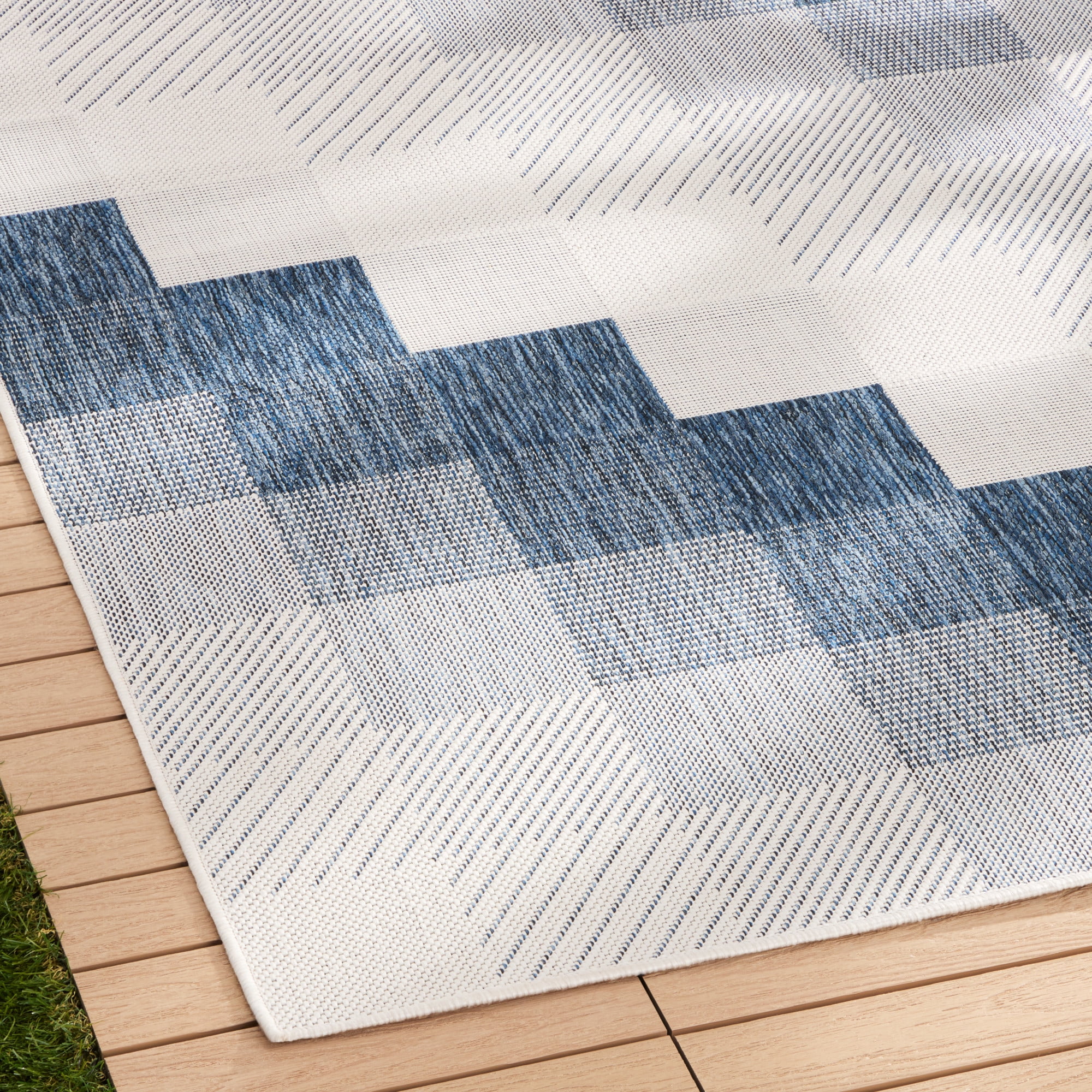NICOLE MILLER NEW YORK Patio Country Ombre Chevron Indoor Outdoor Area Rug, UV Fade Resistant, Low Pile, Navy Blue/Cream, 5'2"x7'2"