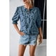 thumbnail image 5 of Blusa de cuello redondo con estampado floral azul, mangas abullonadas y puños fruncidos: blusa informal para mujer para citas, 5 of 8