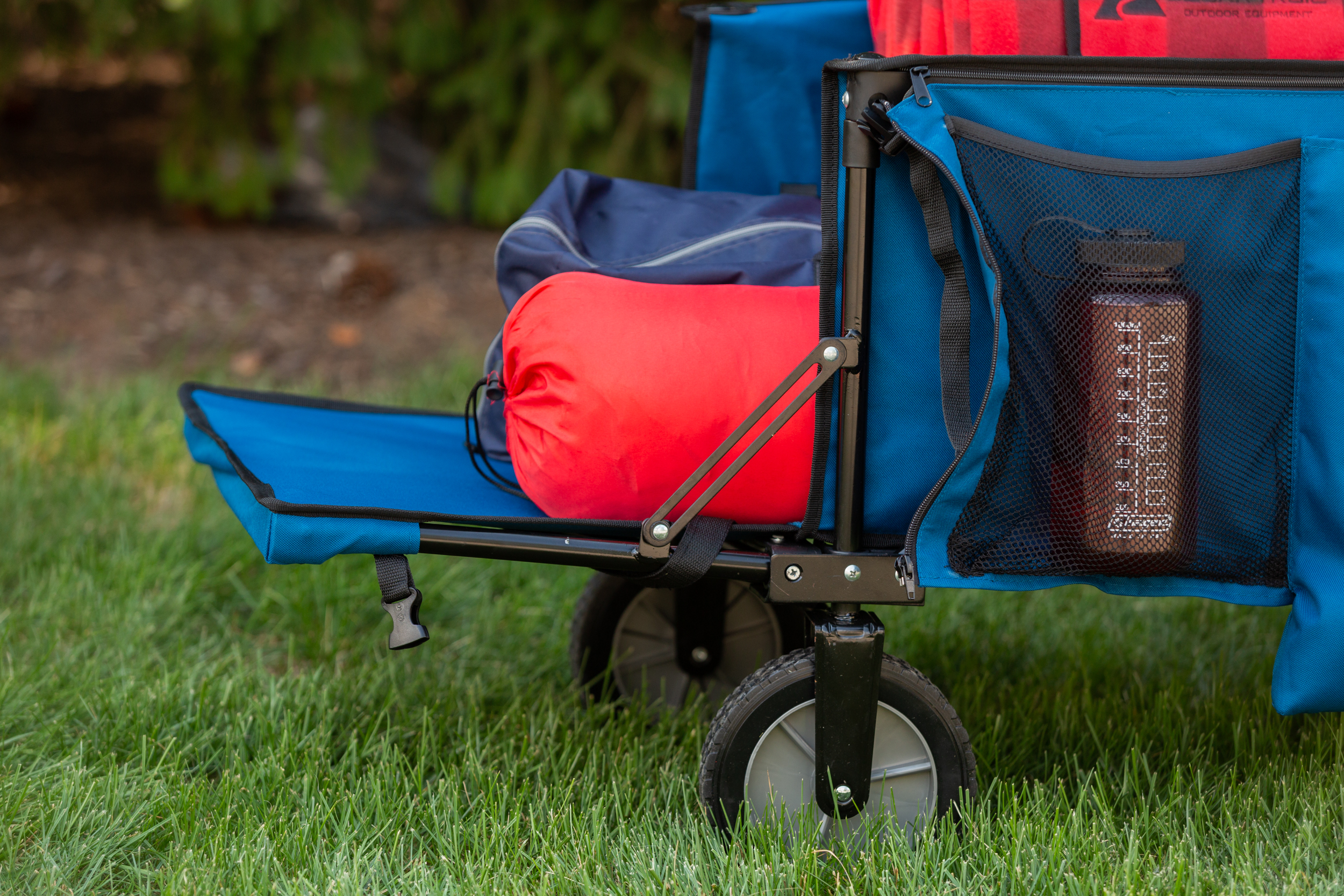 Ozark Trail Quad Folding Camp Wagon with Tailgate, Blue - image 5 of 16