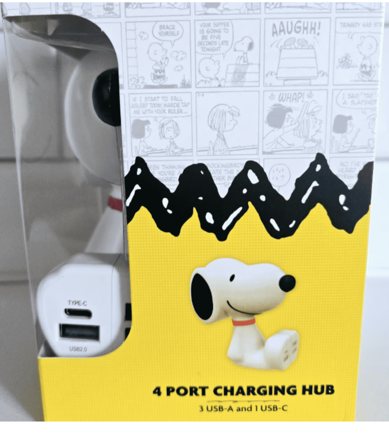 Peanuts Gang Snoopy 4 Port Charging Hub 3 USB A and 1 USB C