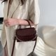 thumbnail image 5 of Nuevo bolso cruzado simple de un hombro para ir al trabajo, Bolso pequeño de cuero artificial para ocio, 5 of 6