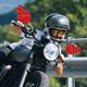 thumbnail image 4 of Espejos laterales para motocicleta, 1 par, diseño de gesto de victoria, divertidos espejos para motocicleta, espejos de visión clara para entusiastas del ciclismo, 4 of 4