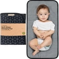 thumbnail image 1 of Cambiador de pañales portátil - Cambiador de bebé plegable impermeable - Cambiador de pañales de viaje - Cambiadores ligeros para bebé - Cambiador de bebé - Lavable a máquina (Geo negro), 1 of 5