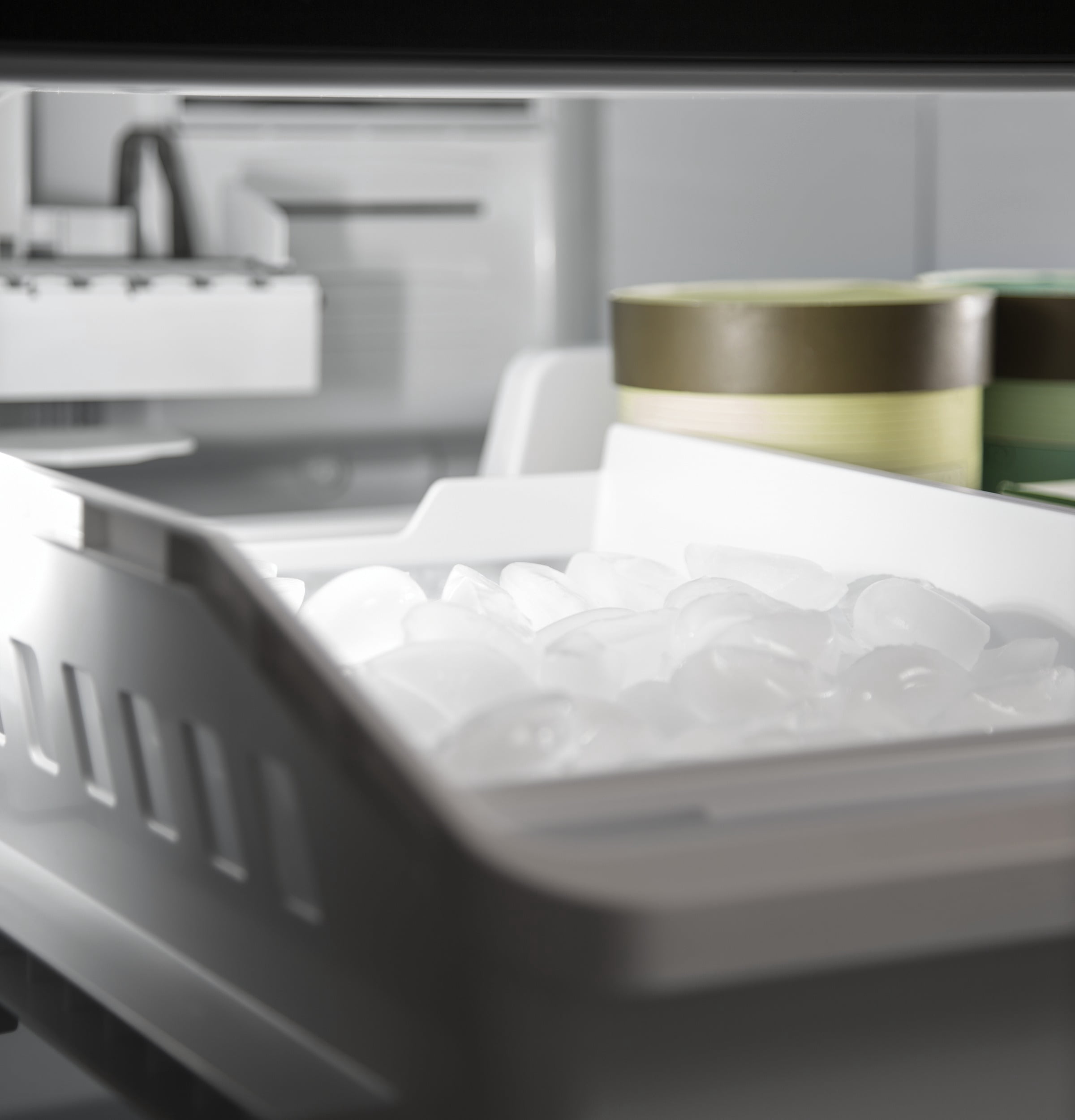 GE® Energy Star® 24.8 cu. ft bottom-freezer refrigerator model GDE25EYKFS Fingerprint Resistant