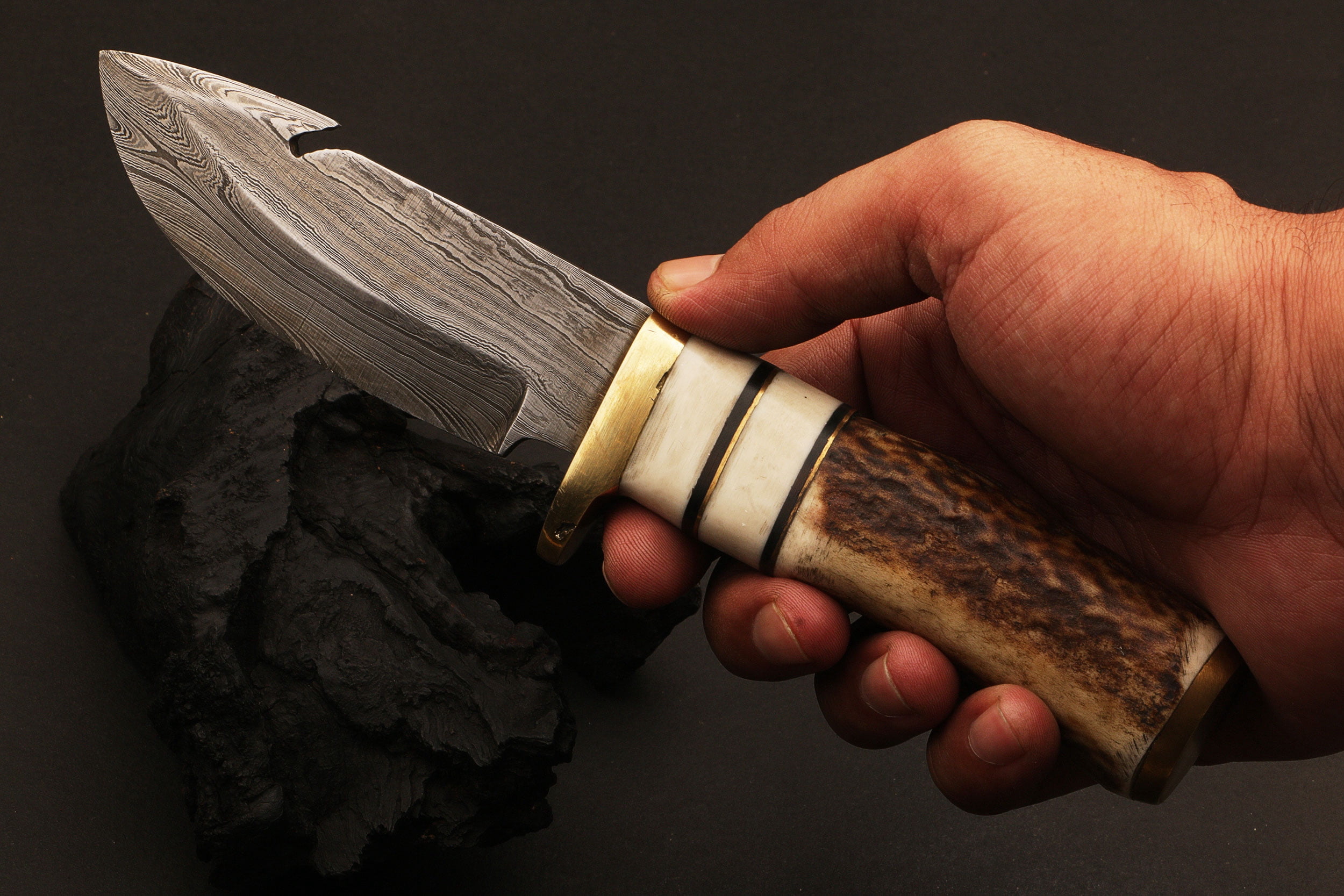 SANZ 7" Red Hunting Knife Damascus Steel Blade Camping Knife with Stag Handle & Leather Sheath Pocket Knife for Hunting, Outdoor uses & Camping