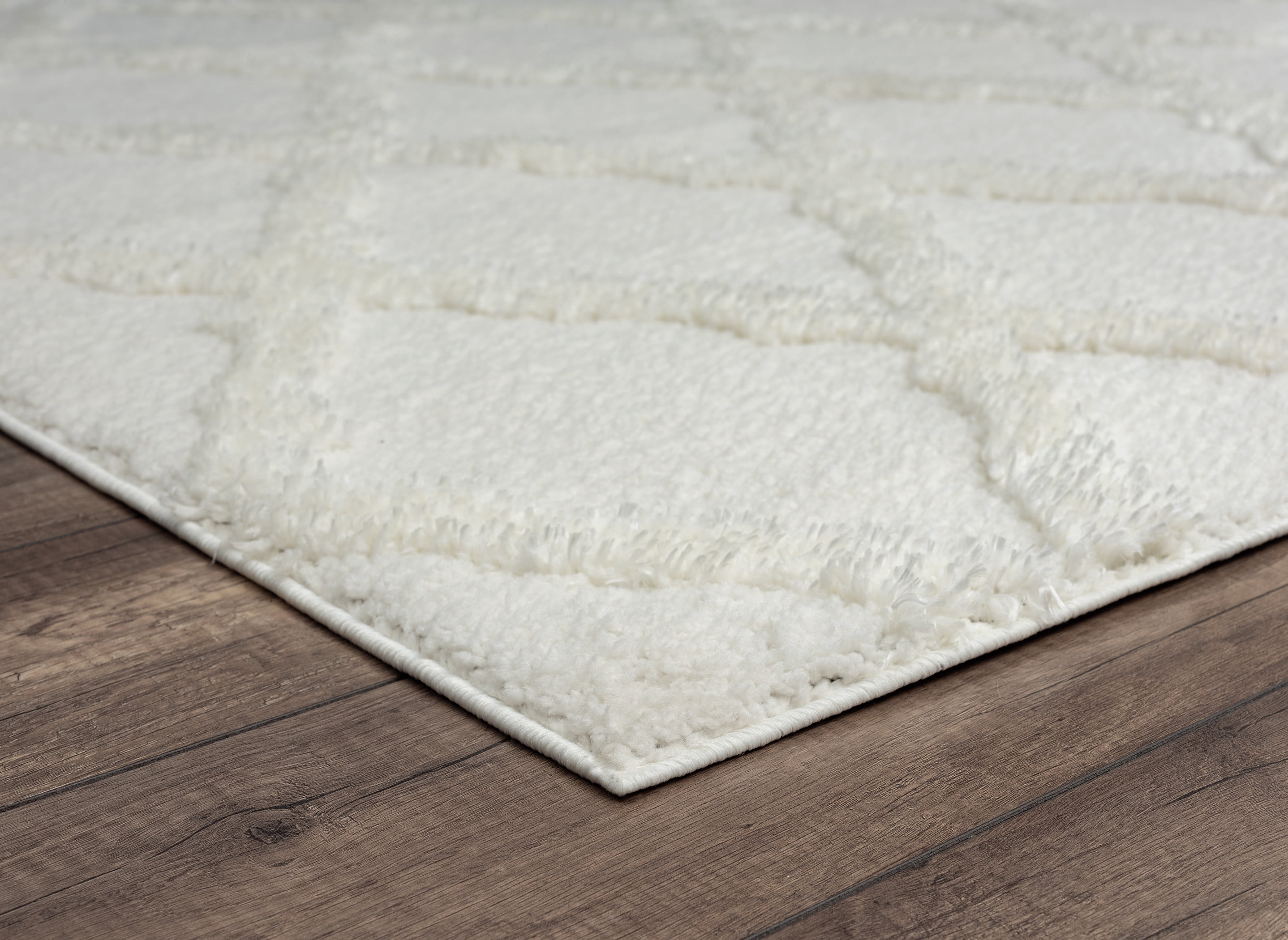 United Weavers Queensland Cinzia Geometric Shag Area Rug, White, 12'6" X 15'