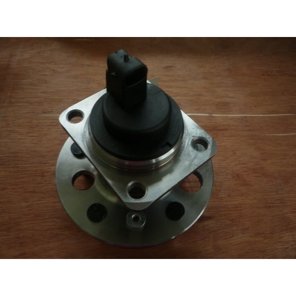 CRS NT512006 Wheel Bearing and Hub Assembly