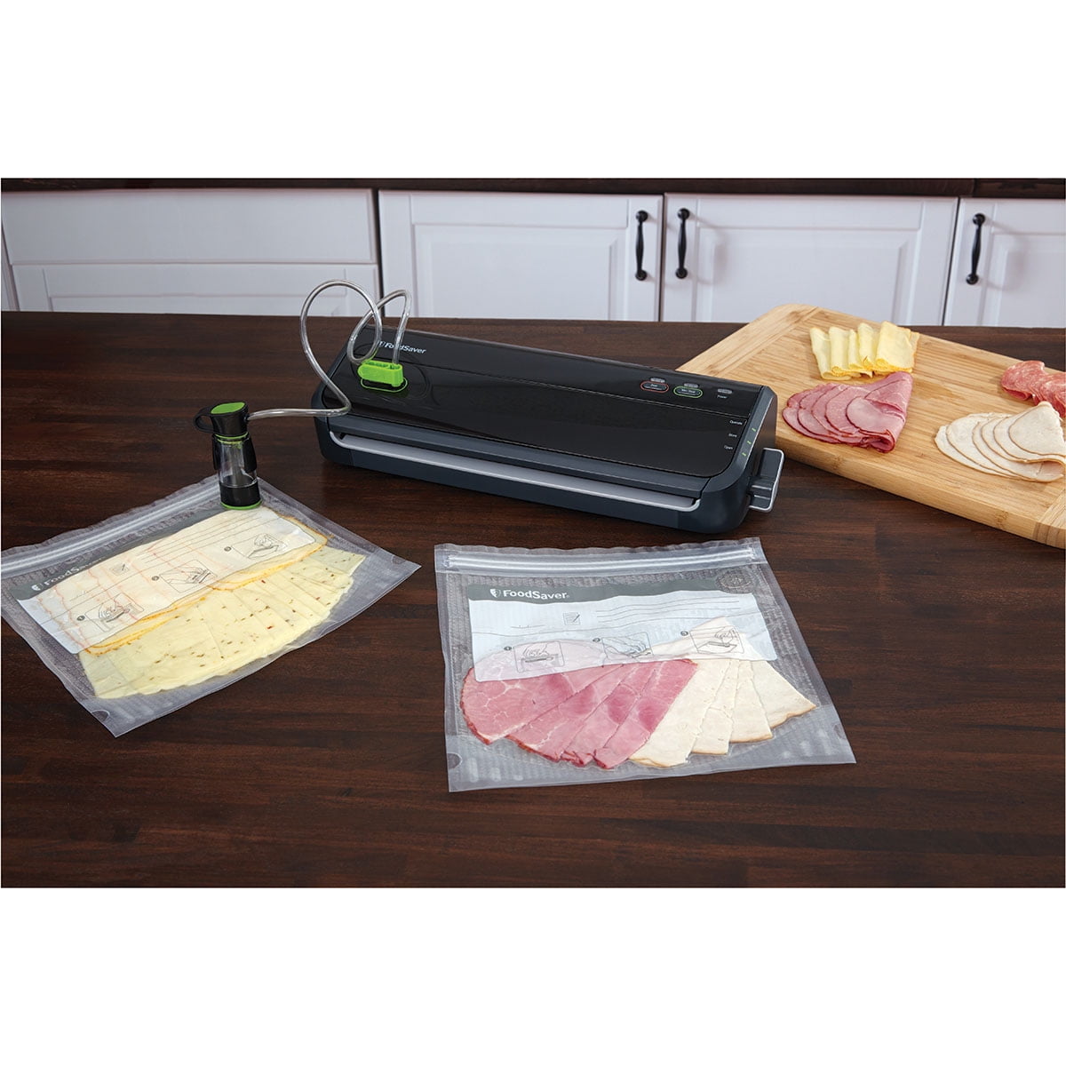 FoodSaver FM2000 Vacuum Sealer Machine + HandHeld Vaccum Sealer