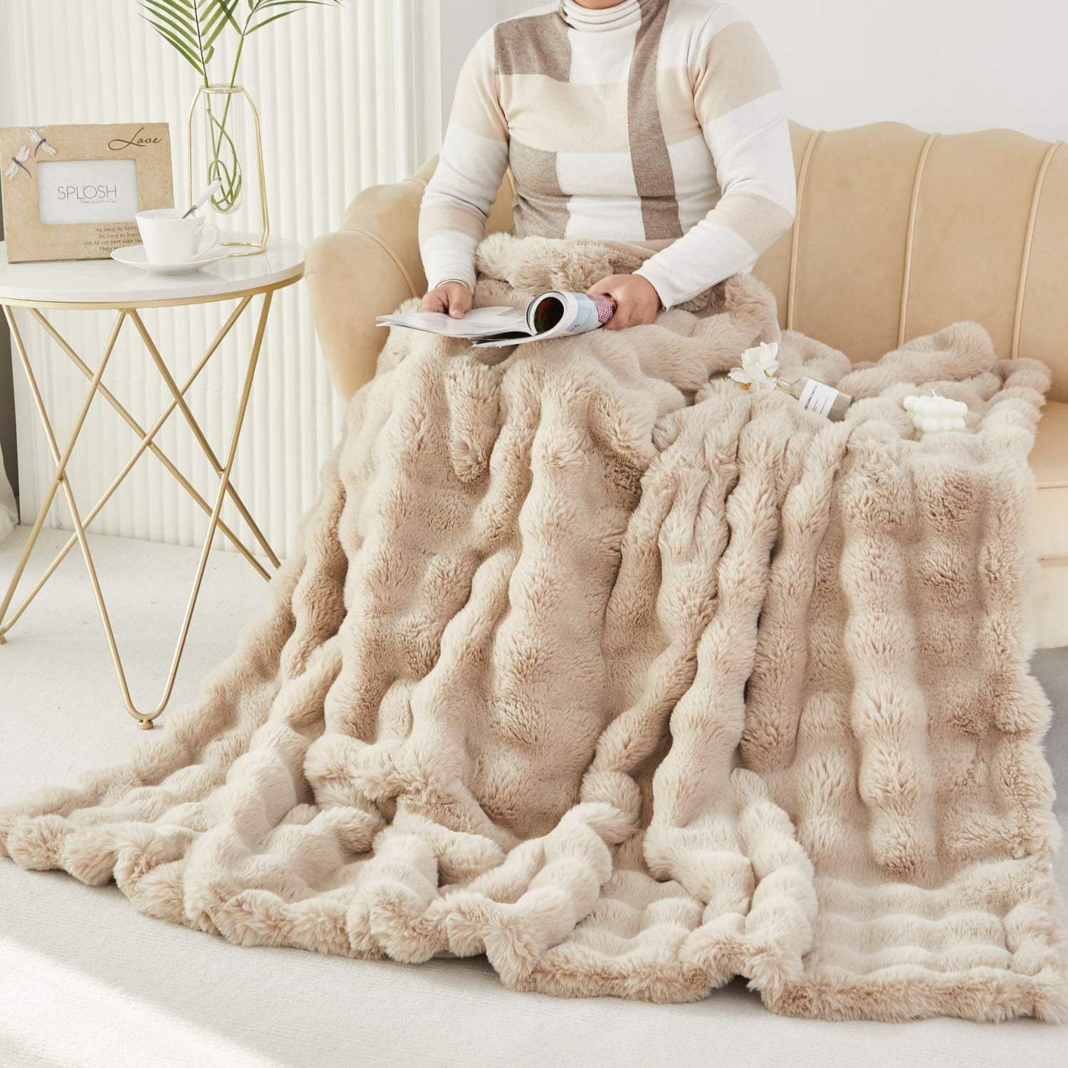 URBONUR Taupe Faux Rabbit Fur Bubble Throw Blankets for Couch Bed Sofa, Soft Warm Thick Throws and Blankets, Fluffy Fuzzy Plush Throw Blankets 51×63 Inches