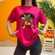 thumbnail image 3 of Playera Blusa De Naranjas Los Angeles California – Estilo Cítrico con Vibras del Oeste Color Fucsia Talla Mediana Marca Emil SaEs, 3 of 4