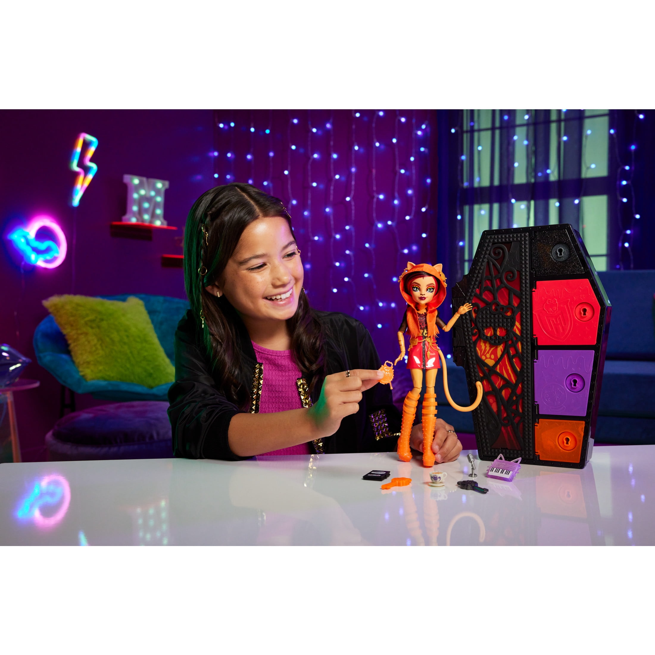 Monster High Skulltimate Secrets: Neon Frights Toralei Stripe Fashion Doll & Dress Up Werecat Locker